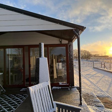 Deerfin Rentals Private Chalet With Hot Tub Ballymena Luaran gambar
