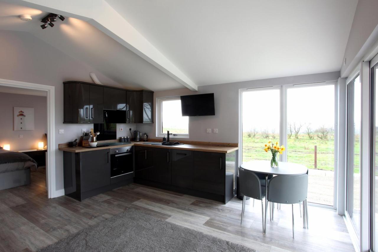 Deerfin Rentals Private Chalet With Hot Tub Ballymena Luaran gambar