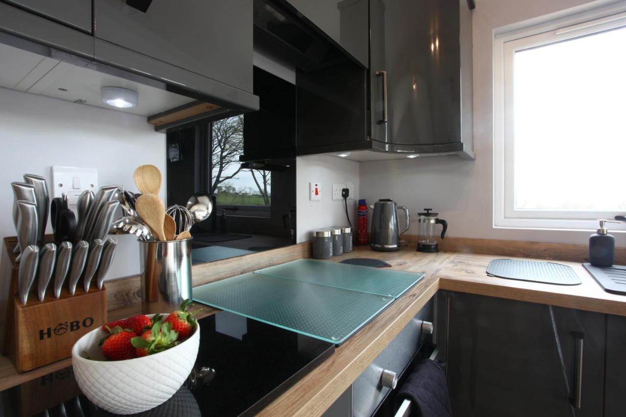 Deerfin Rentals Private Chalet With Hot Tub Ballymena Luaran gambar